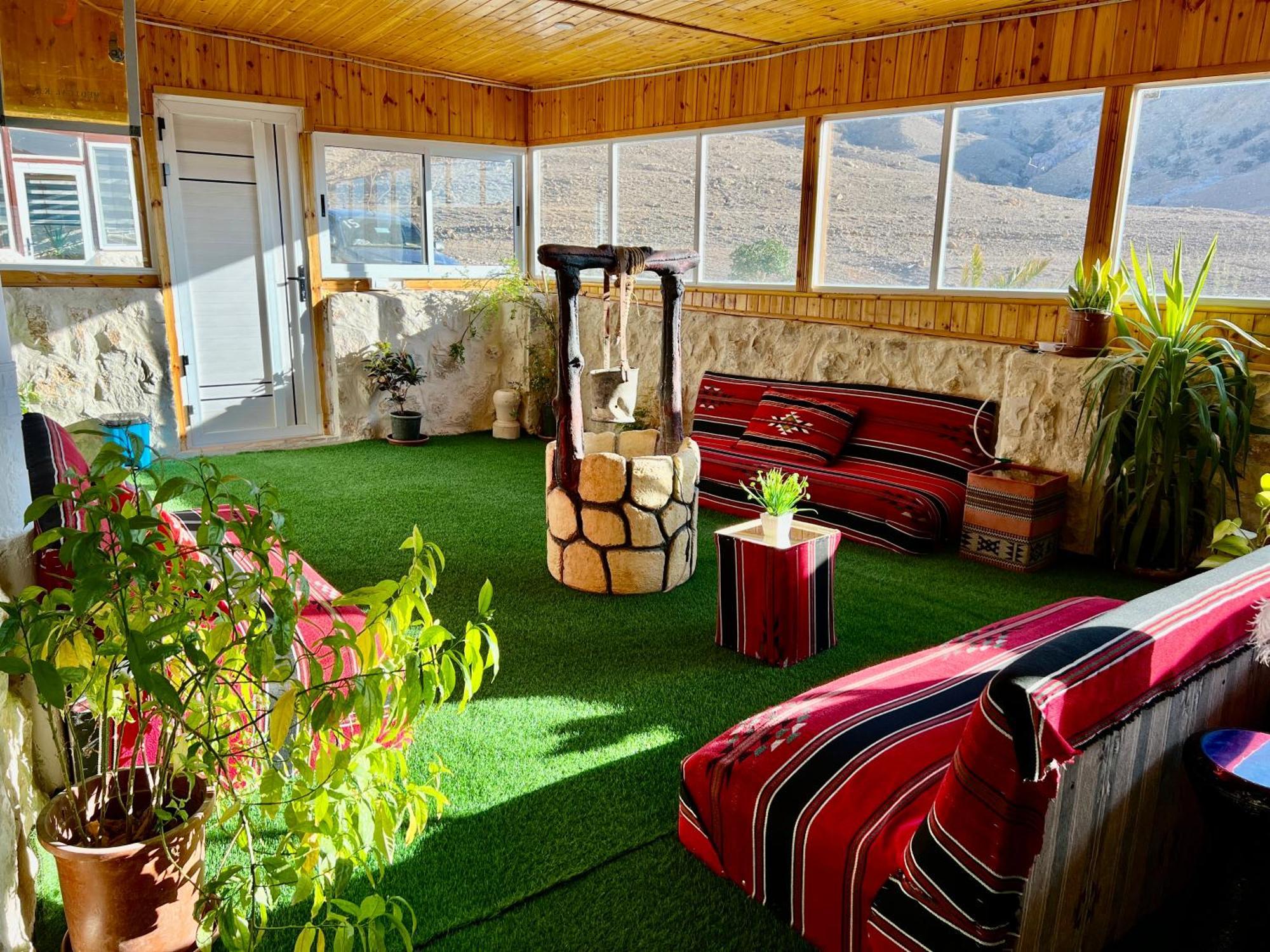 Petra Royal Ranch Bed & Breakfast วาดี มูซา ภายนอก รูปภาพ